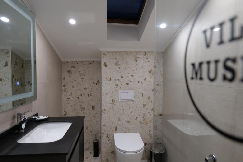 Vila Muslli Korce Bagian luar foto