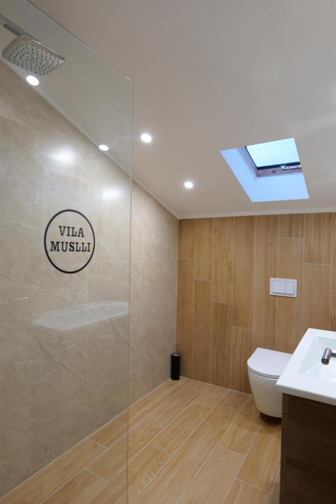 Vila Muslli Korce Bagian luar foto